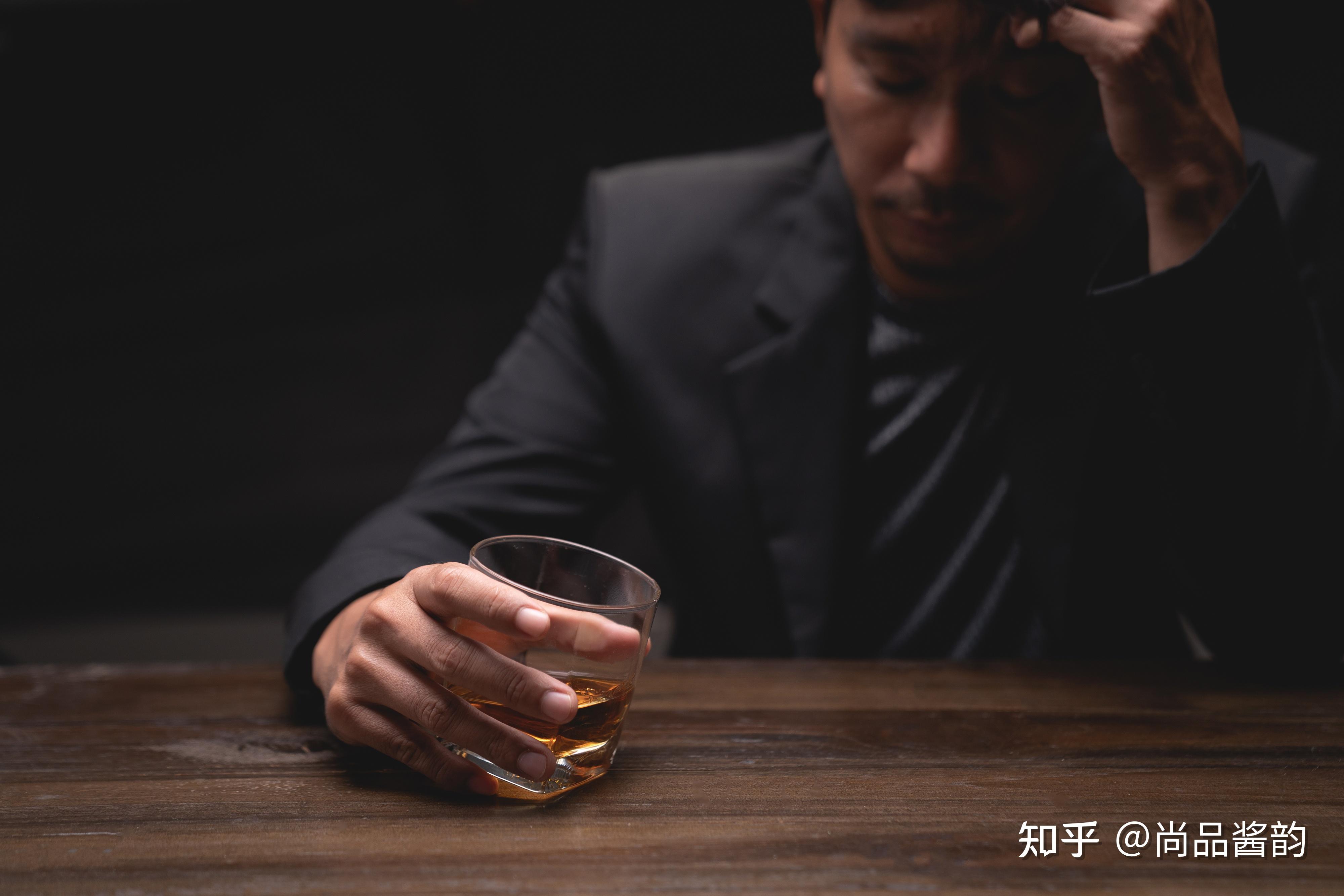 怎样去除白酒中的甲醛含量，白酒中的甲醛怎么去除