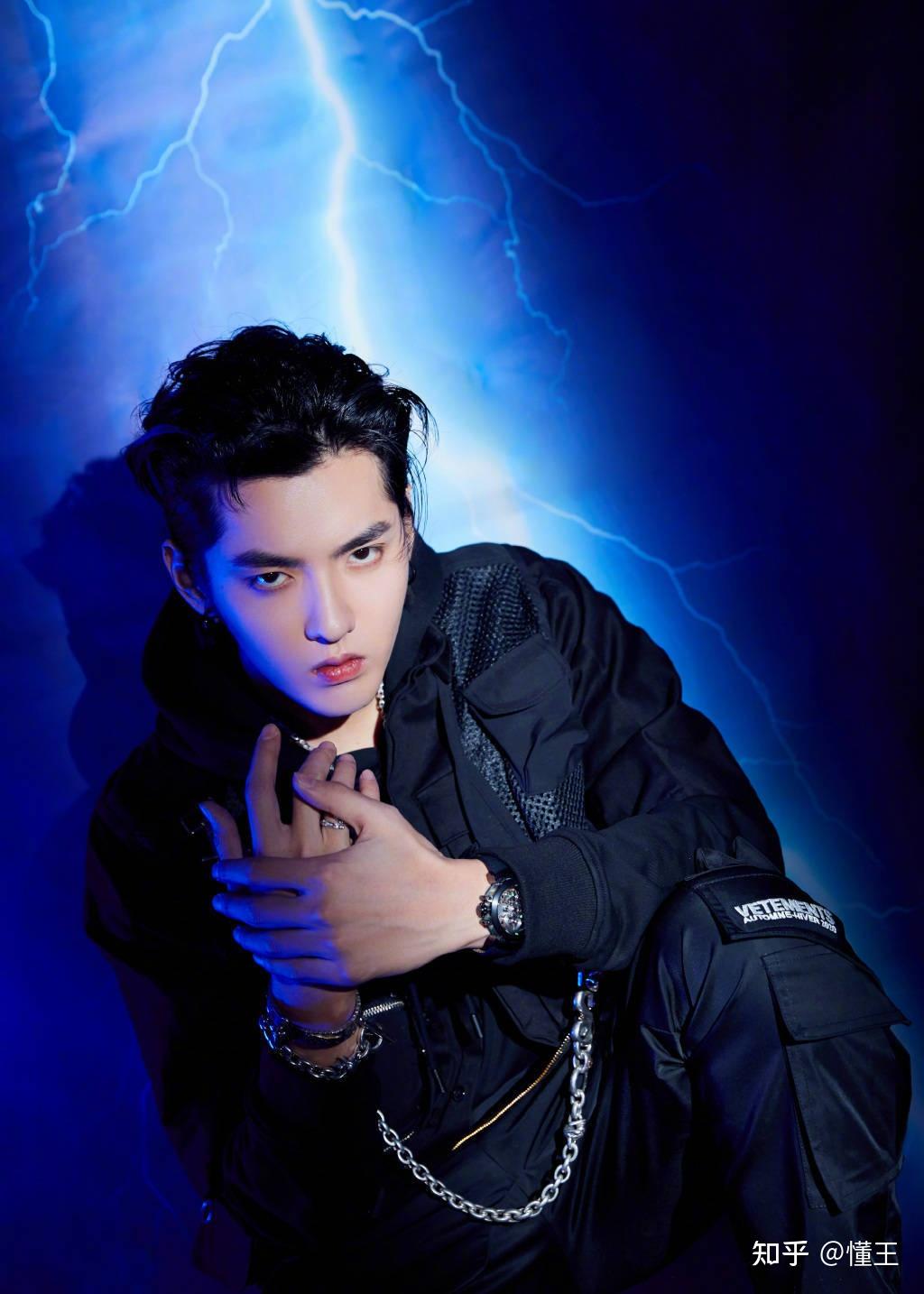 吴亦凡强奸聚众淫乱案二审判决有期徒刑十三年附加驱逐出境 - 知乎