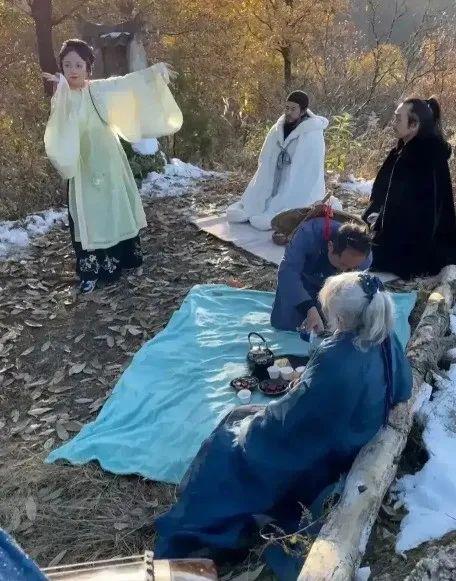 终南山连下14场雪后5000名隐士逃离被逼下山重返红尘了