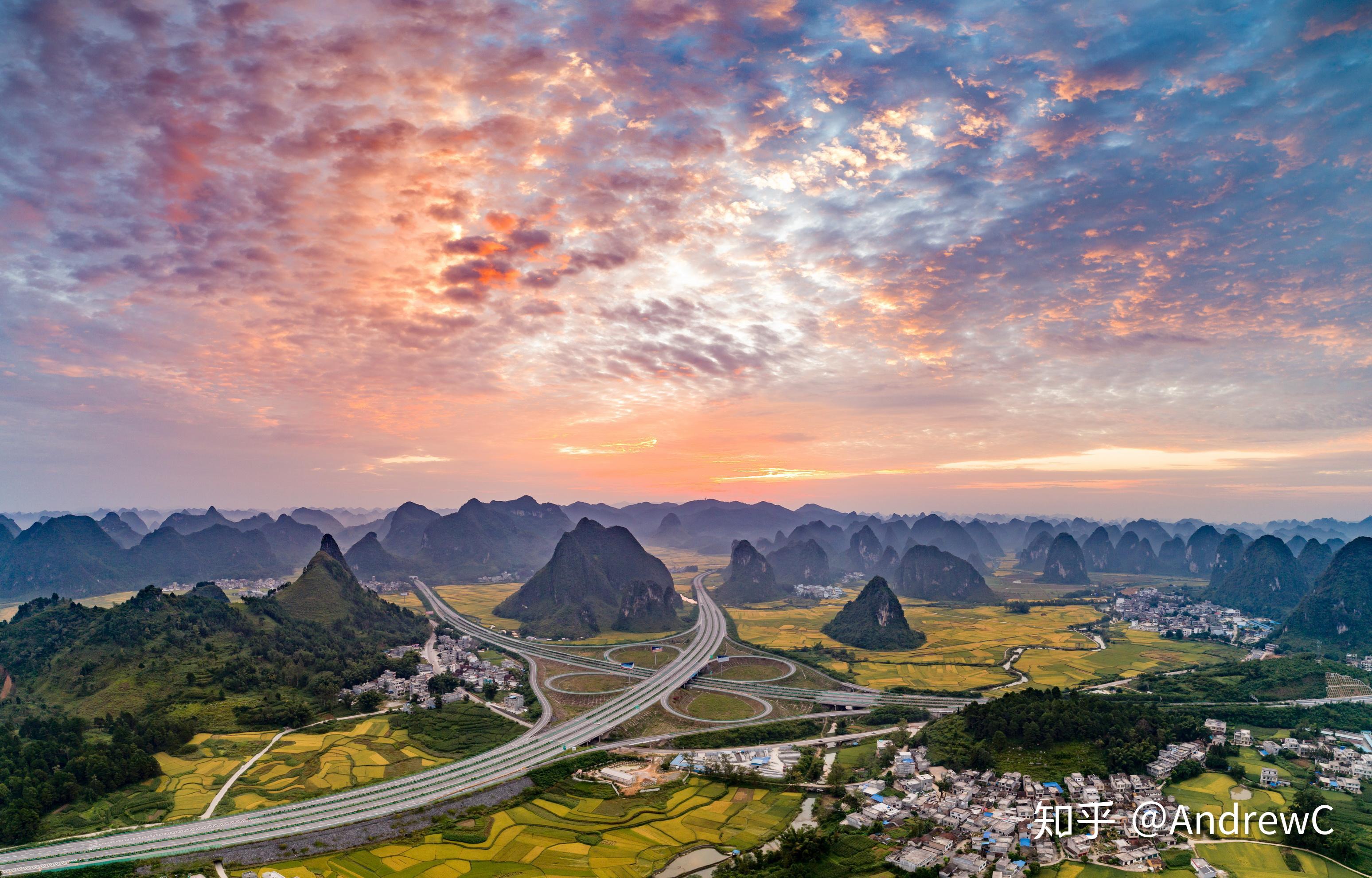 合那高速公路呈东西走向,位于广西南部,起于合浦县,沿途经钦州,崇左