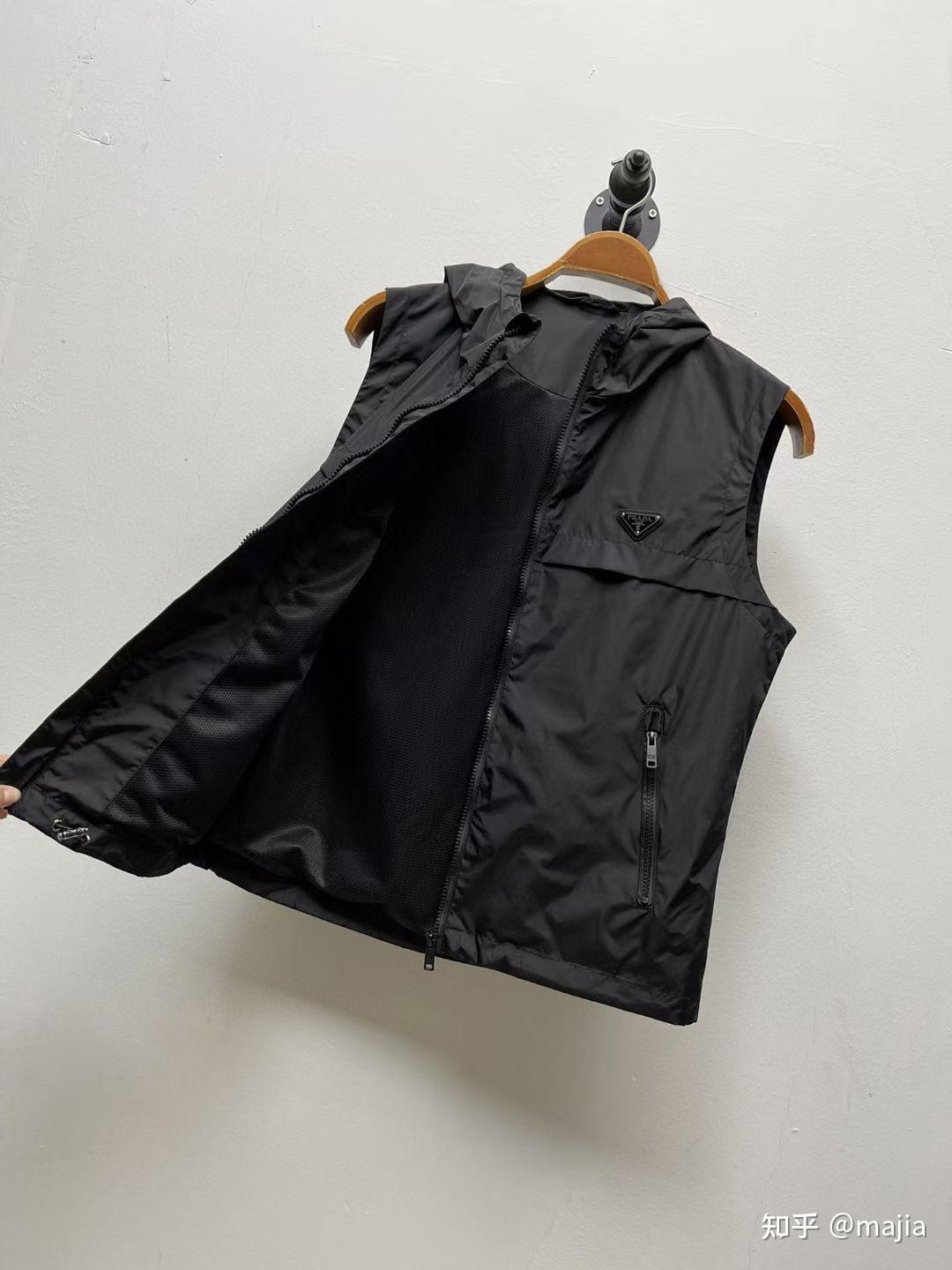 prada男款普拉达连帽马甲