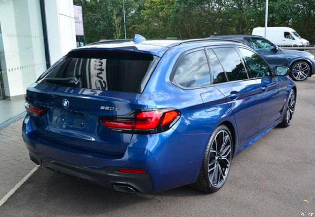 宝马5系旅行版进店实拍曝光实用性进一步增强