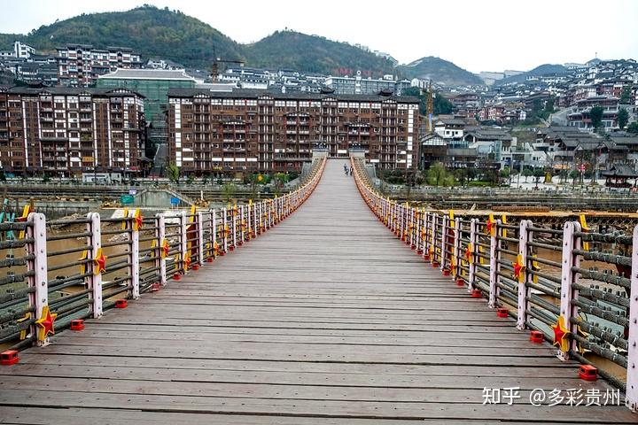 三面东汉铜鼓(现已出土一面,故而得名三鼓寺,茅台村因此又名"云鼓镇"