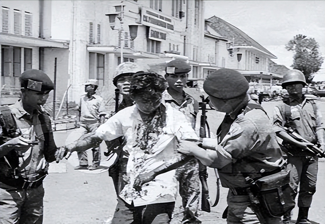 98年印尼屠华事件:10万华人妇女被当街侵犯,50万华人惨遭杀害