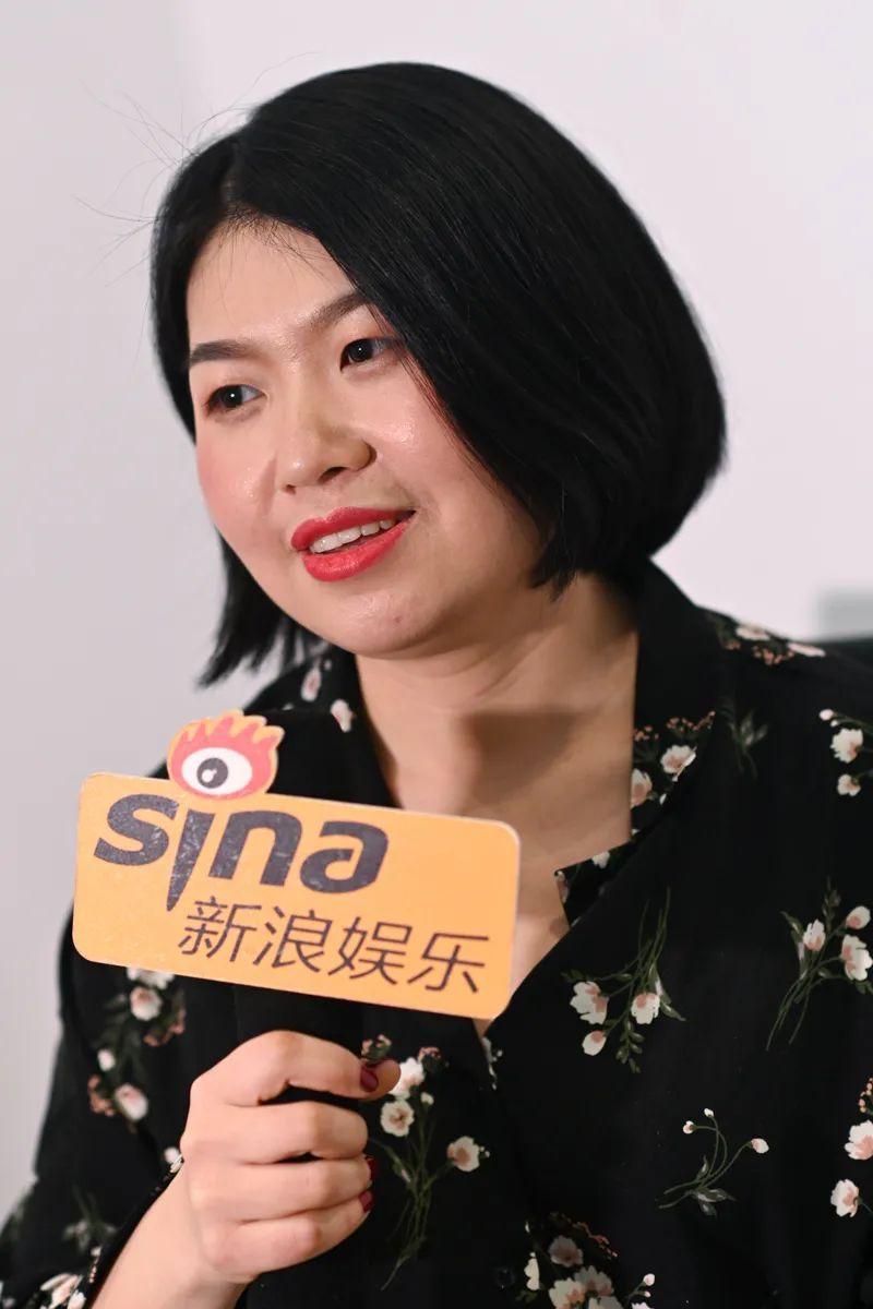 热搜上的凡尔赛文学家蒙淇淇,来到了我们的办公室 - 知乎