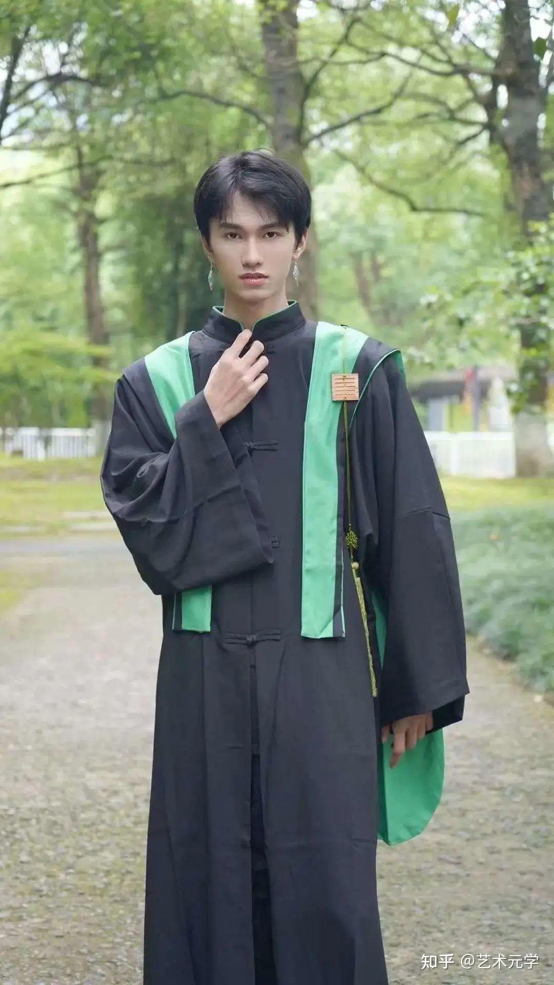 九大美院的学士服有多靓? - 知乎