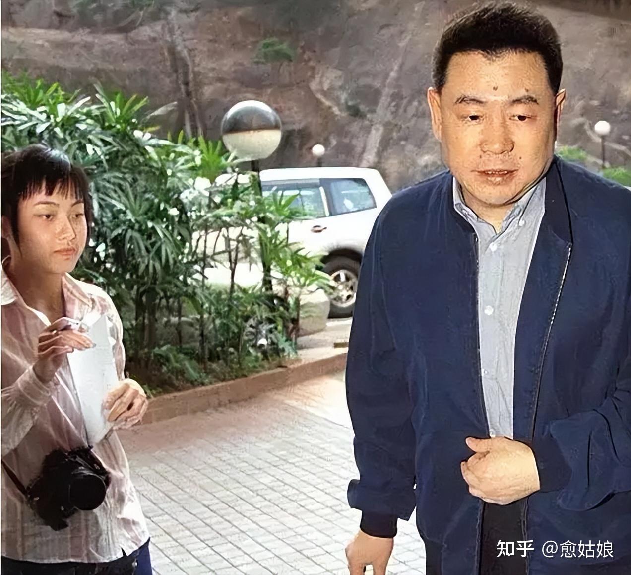 暗讽李嘉欣心机否认关之琳塞高尔夫球71岁的刘銮雄还能洗白吗