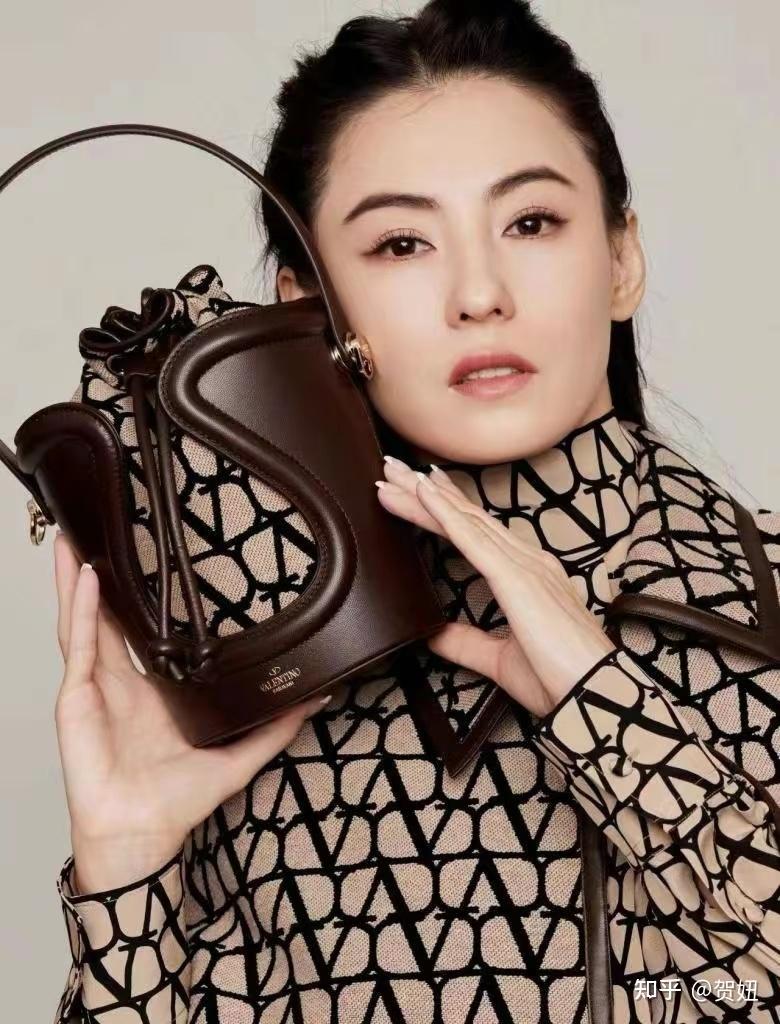 张柏芝再现个性风格!