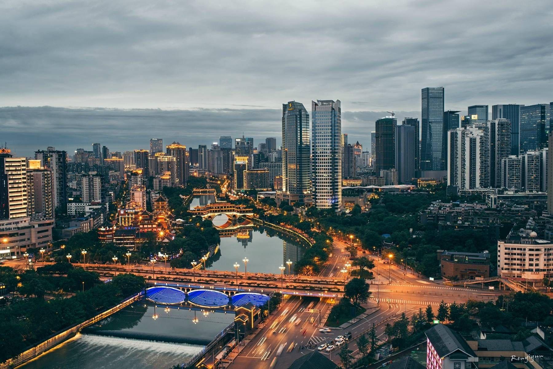 为什么杭州,郑州,成都的经济那么发达,却没有多