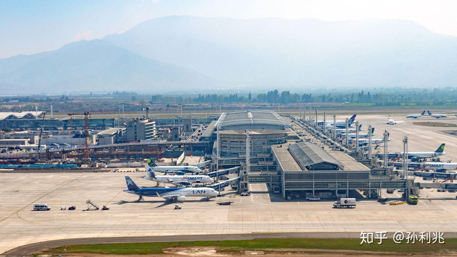 智利最大机场发生大劫案劫匪乘快递车持枪抢走1500万美元