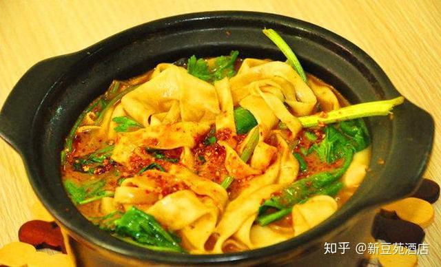 校长带女下属开房