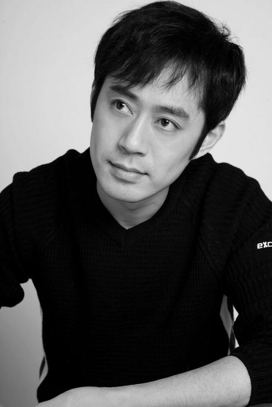 清平乐爆红48岁的他凭一笑圈粉无数迷妹