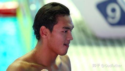 如何评价2020东京奥运游泳男子200米仰泳半决赛徐嘉余退赛聚焦接力