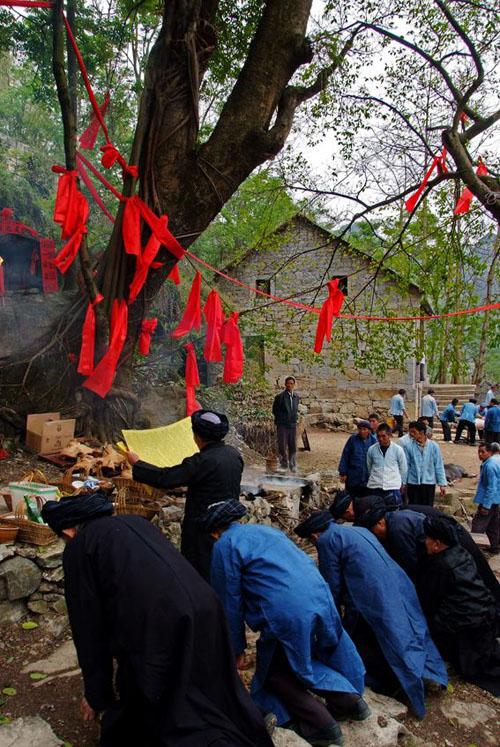 布依族还有一些有趣节日的禁忌.