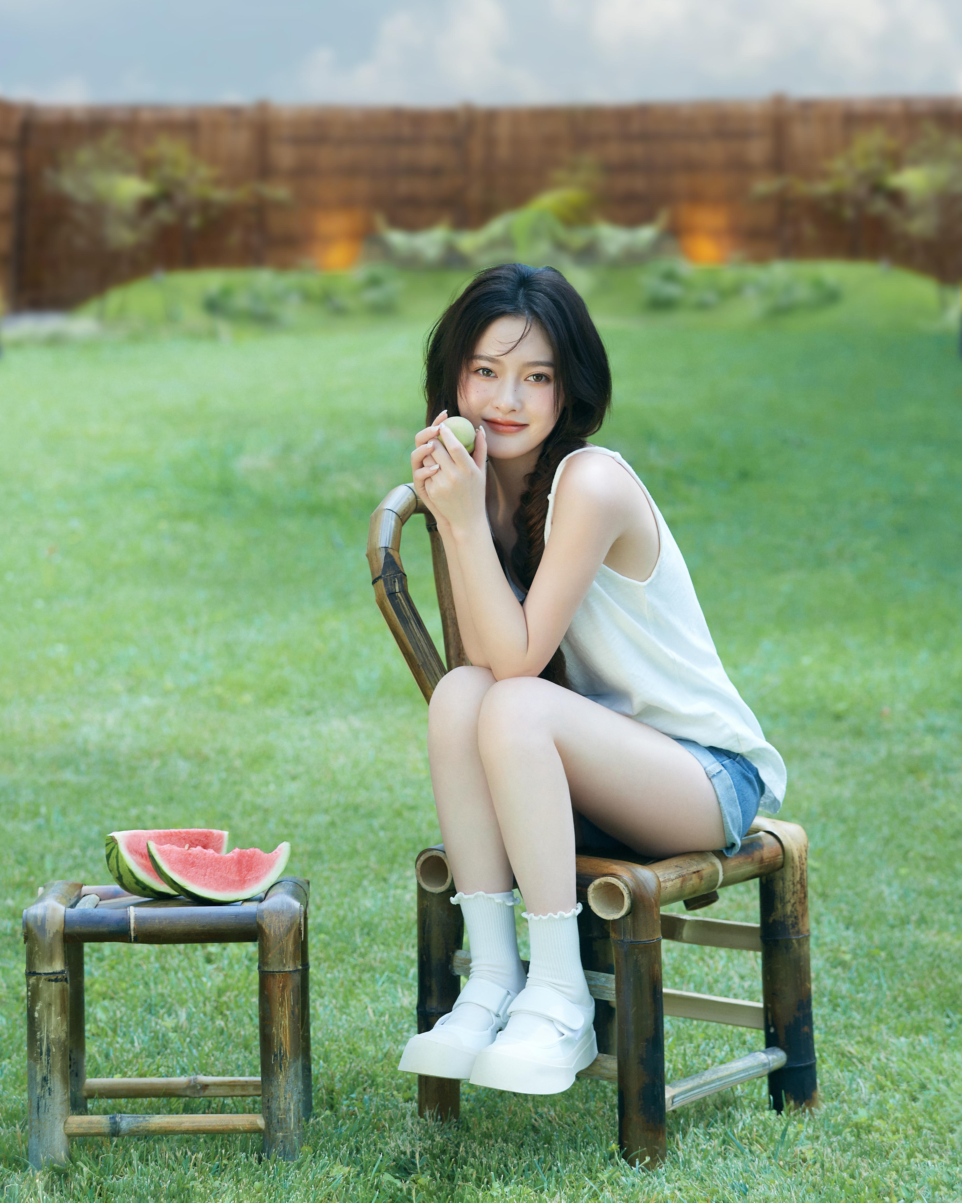 故事的开始是蝉鸣不止的盛夏明媚的阳光可爱的少女外景写真丨时尚写真
