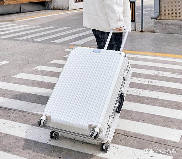 坐飞机有行李箱 v2-ba78c65d8a0e5033e40d6f01e7c6d7de_r.jpg