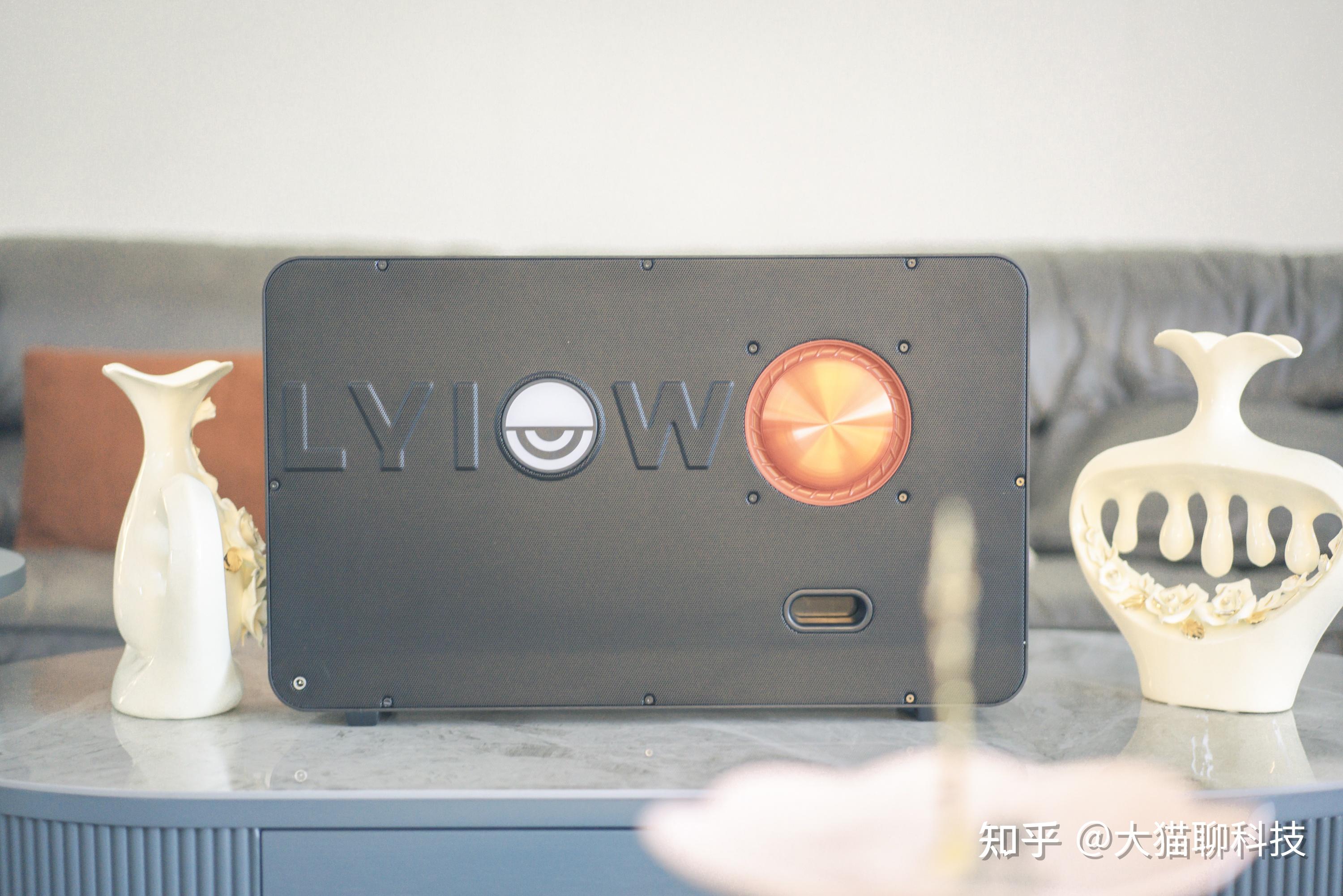 lyiew悬浮歌词音箱重新定义了音响的音响