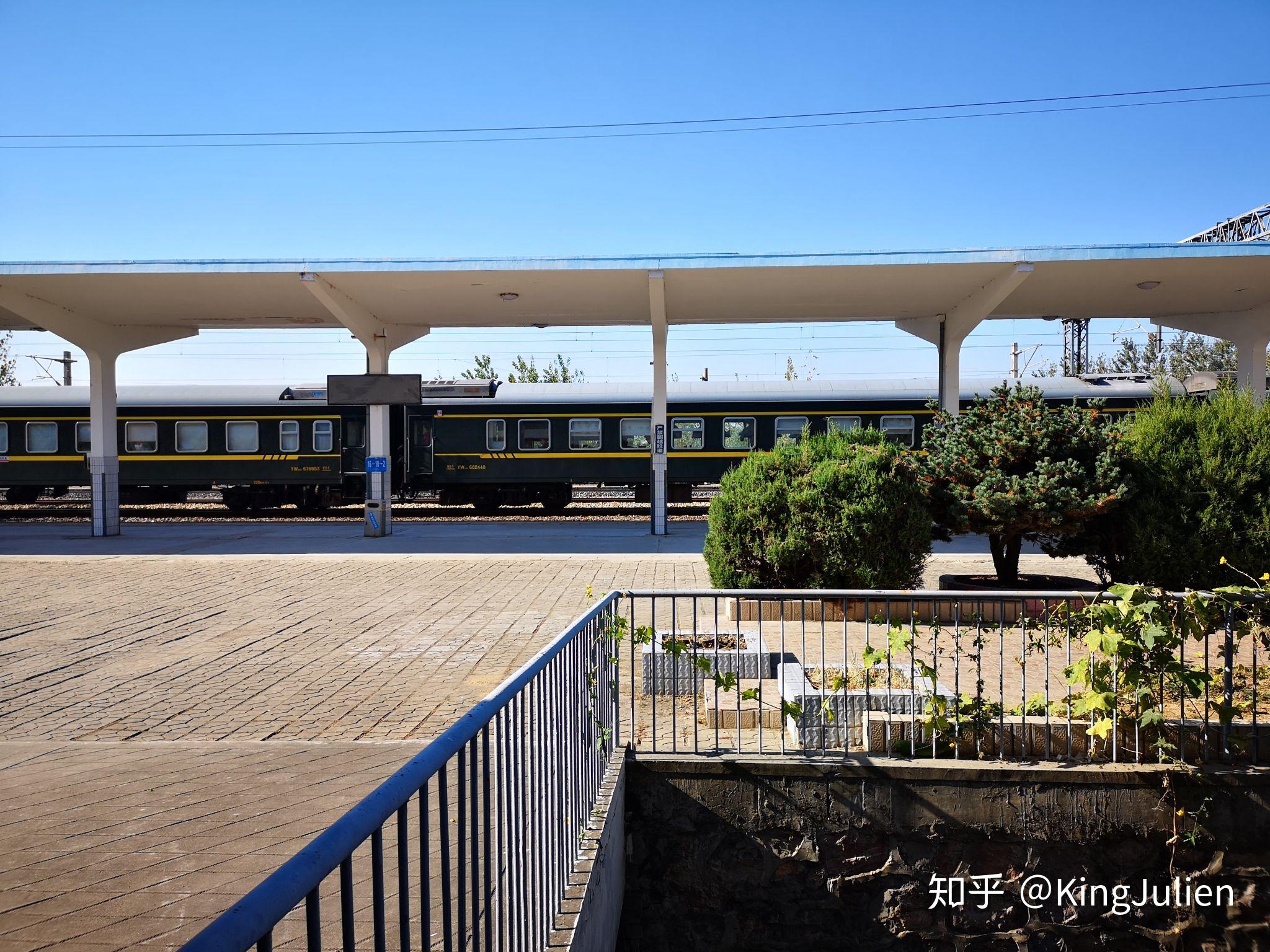 在固镇站耗点的k190/87,沈阳北-上海,由于运行早点,在9:38就到达了