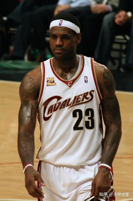 勒布朗詹姆斯nba的超级巨星和互联网的热梗之王