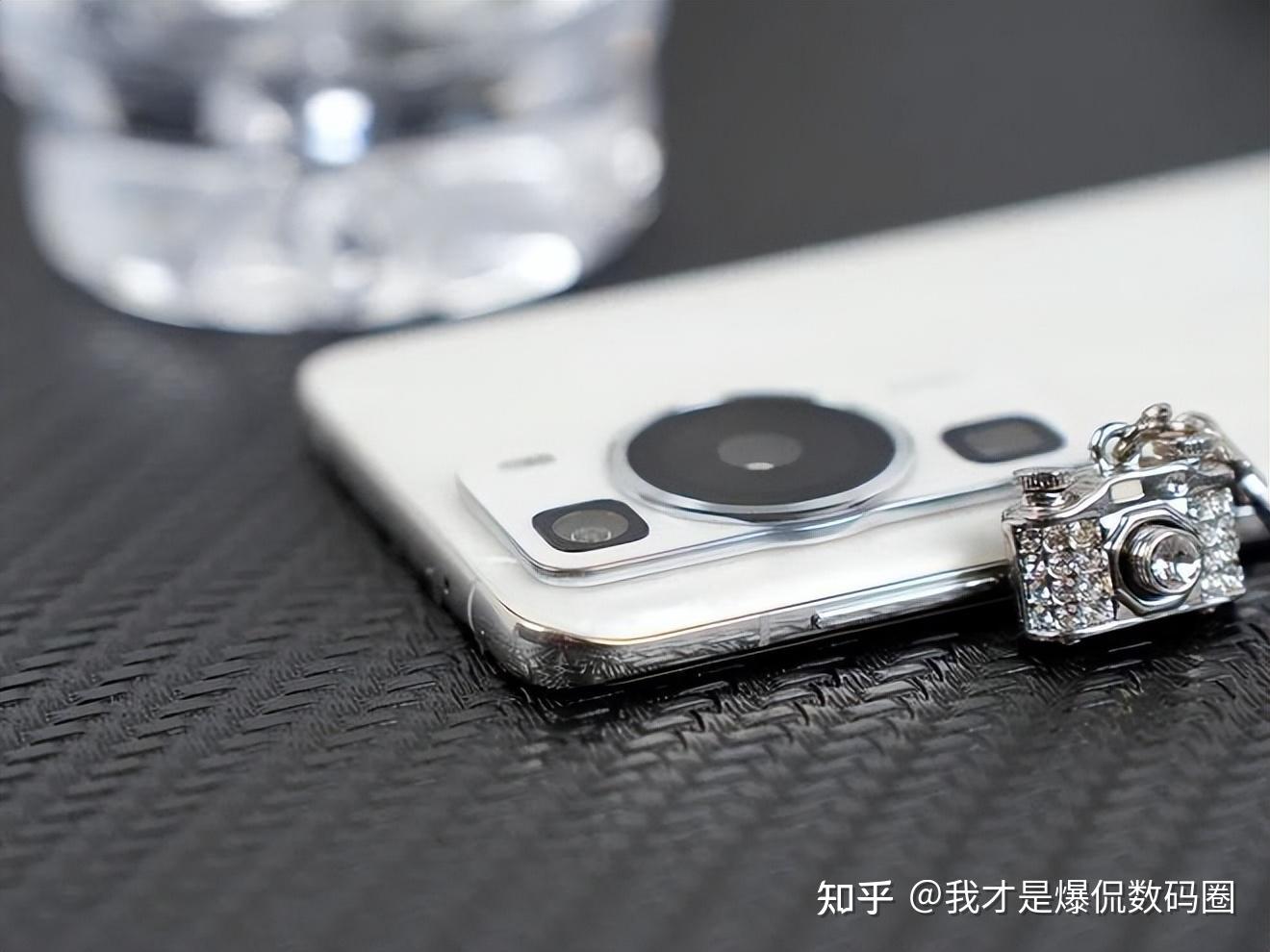 华为Mate60系列曝光：最快十月份发布，恢复一年双旗舰战略 - 知乎