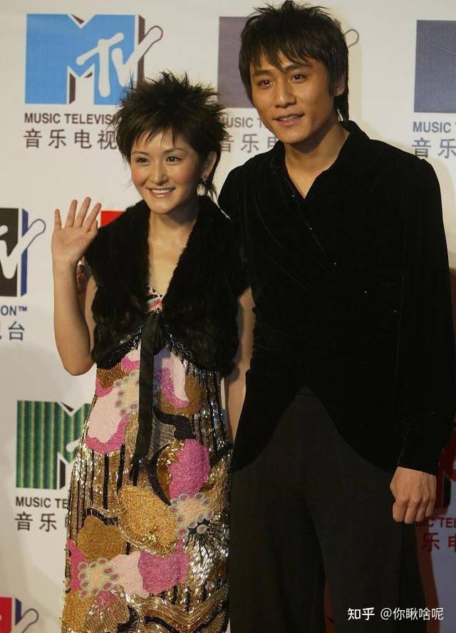 当时的谢娜,刚和刘烨分手不久,对于这段感情的失败,谢娜饱受情伤的