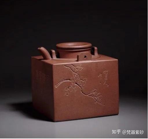 紫砂陶刻大师任淦庭