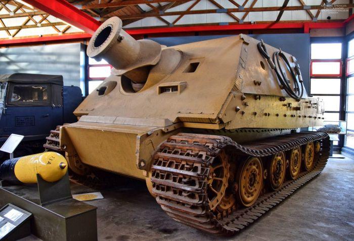 德国"突击虎"战车:装好这发炮弹 就教你们做人!