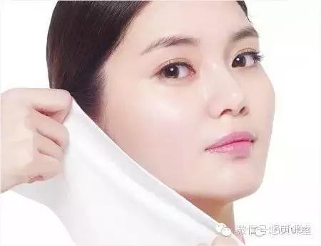 怎么抹防晒霜最好 v2-bbe282d3b8a7199a03af813397a801f3_r.jpg
