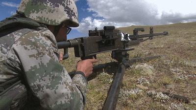 中国几经周折,终于研制出了89式重机枪,该枪全枪质量26.