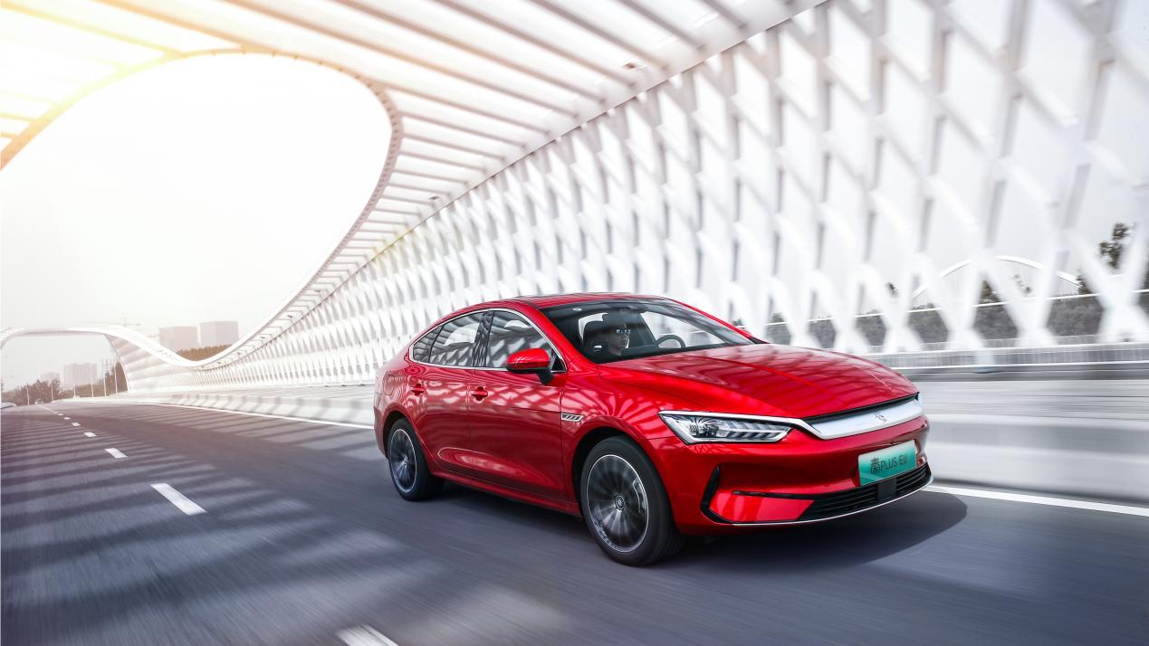 比亚迪秦家族荣获2月全品类轿车销冠