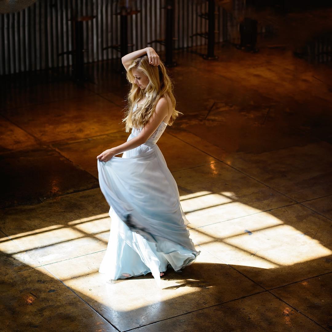 品牌:kiyoko hata一个来自日本的婚纱品牌礼服设计以长纱裙加绑带为主