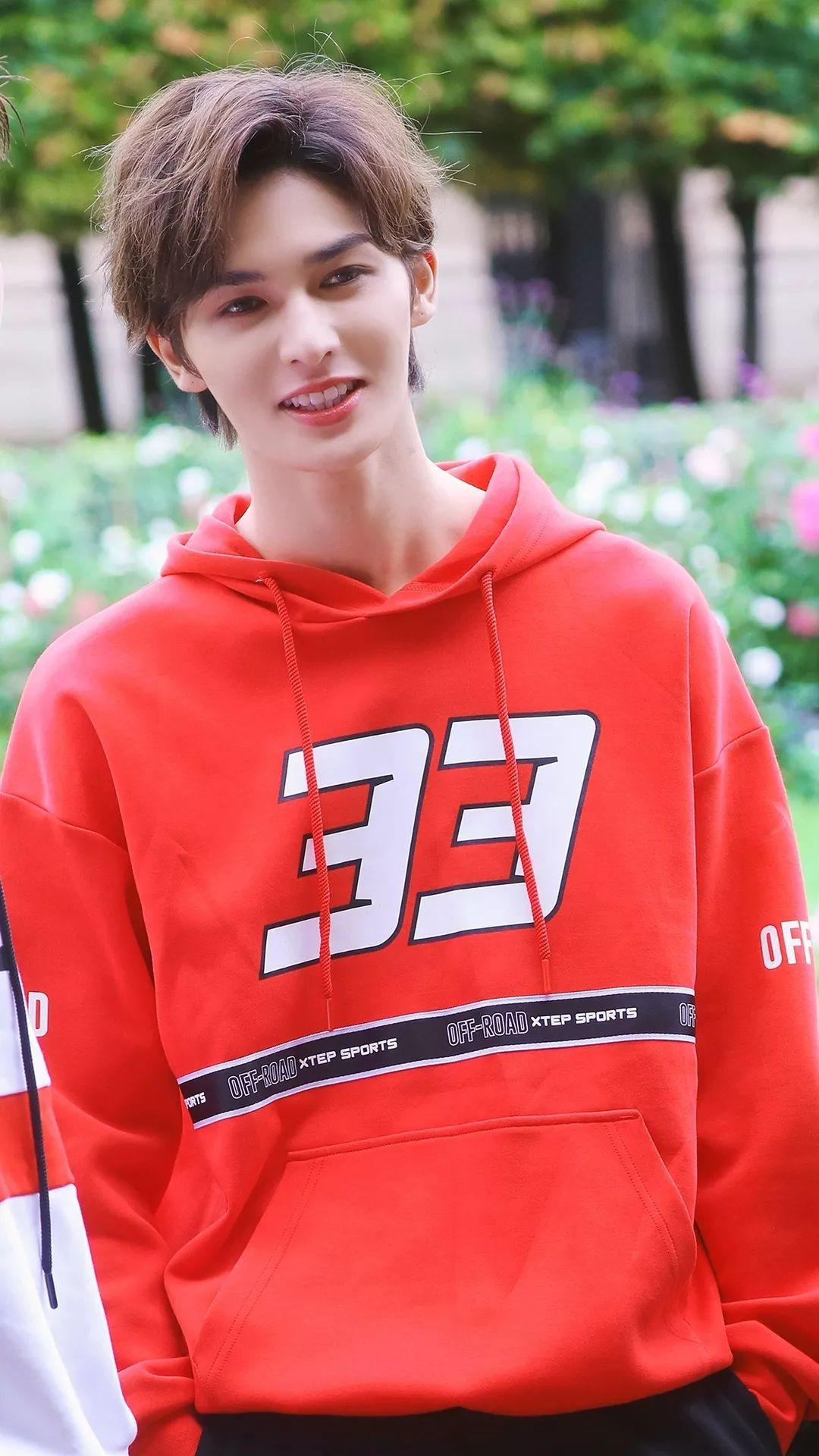 高清无水印壁纸朱正廷