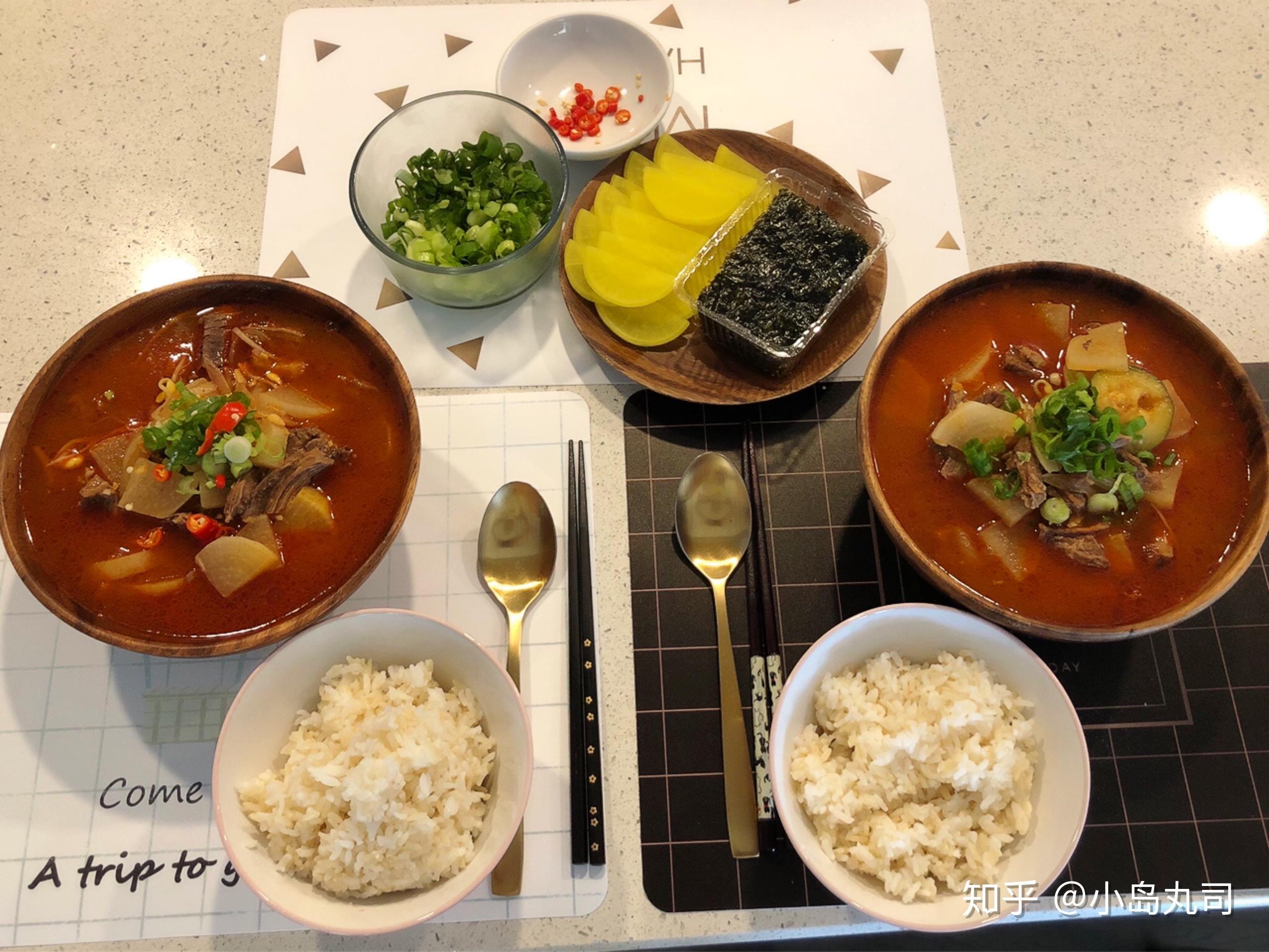 两个人吃饭是一件认真的小事