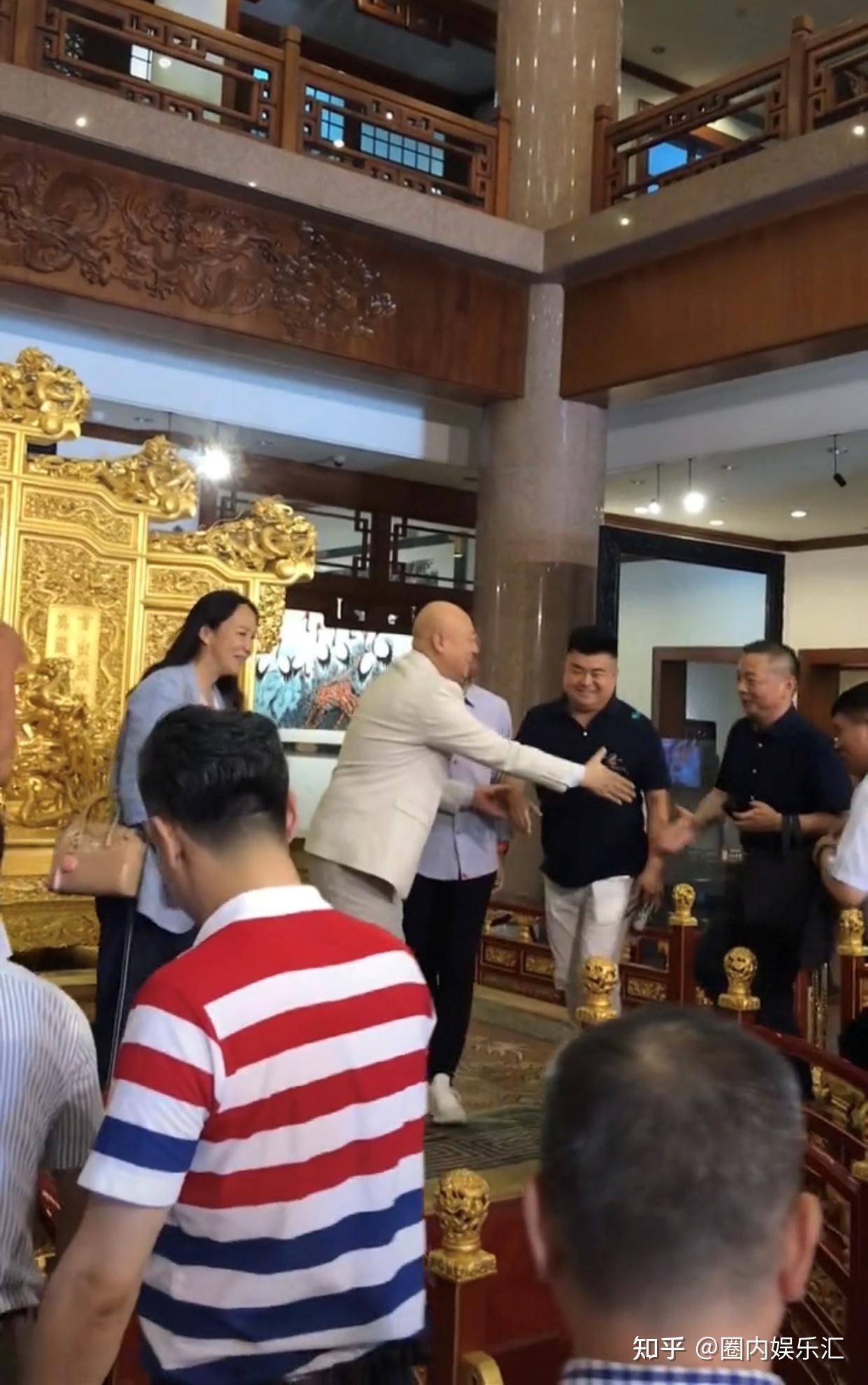 陈丽华迟重瑞结婚时几岁 v2-bcd8aecd280bb08cf10f33295f130152_r.jpg