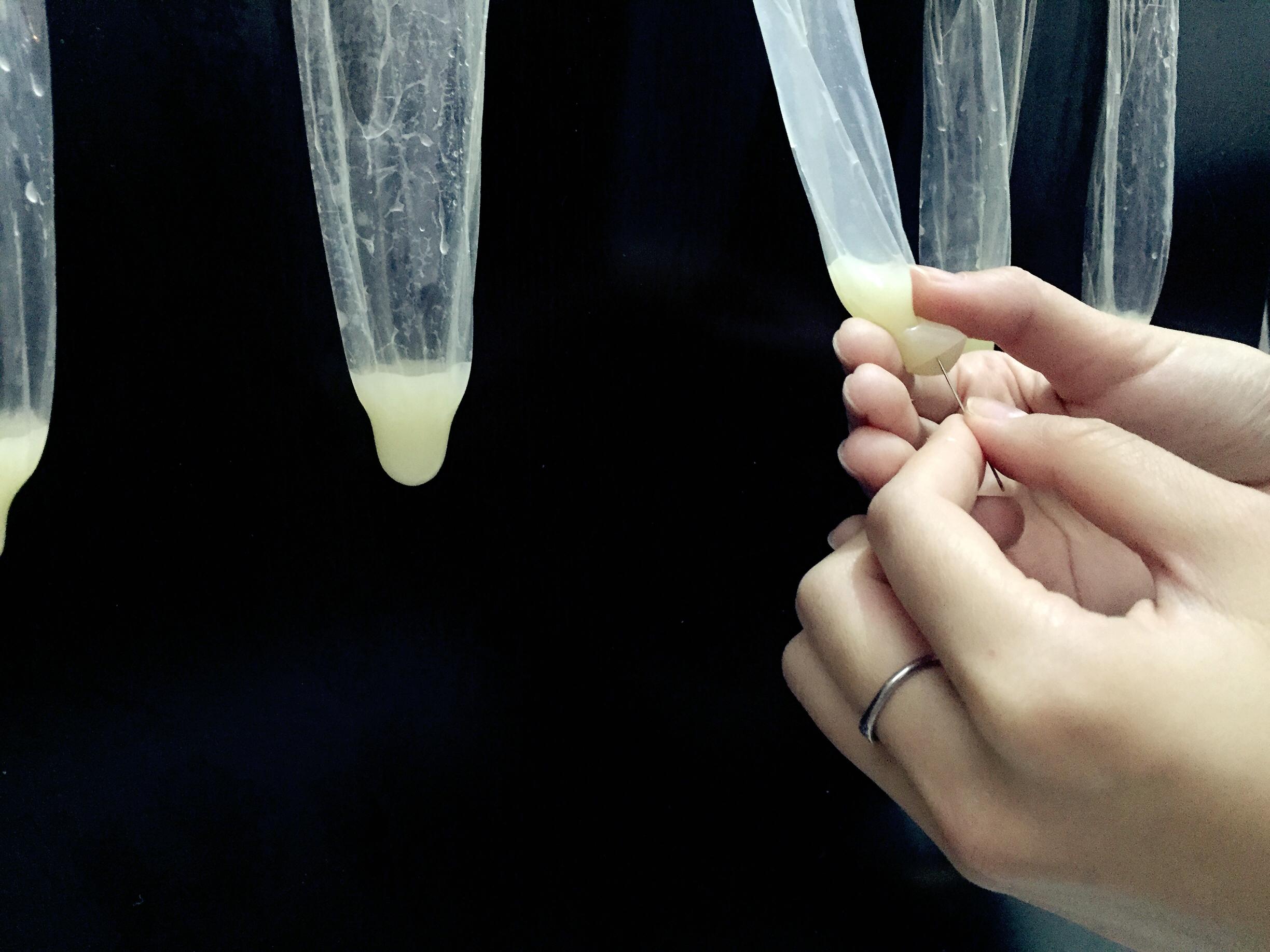 不过估计还是有一些顽强的小蝌蚪可以从扎破的针眼中游出,但量会很少