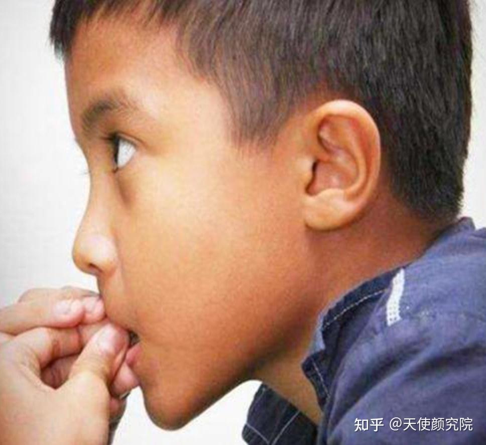 郑秀妍这段太蛊了吧!芒果台怎么能删了不播??!(郑秀妍签约英皇)