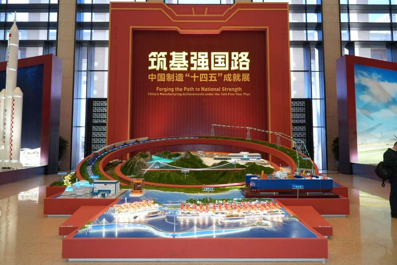 BJ40增程唯一入选国博,定义中国硬派越野新标杆