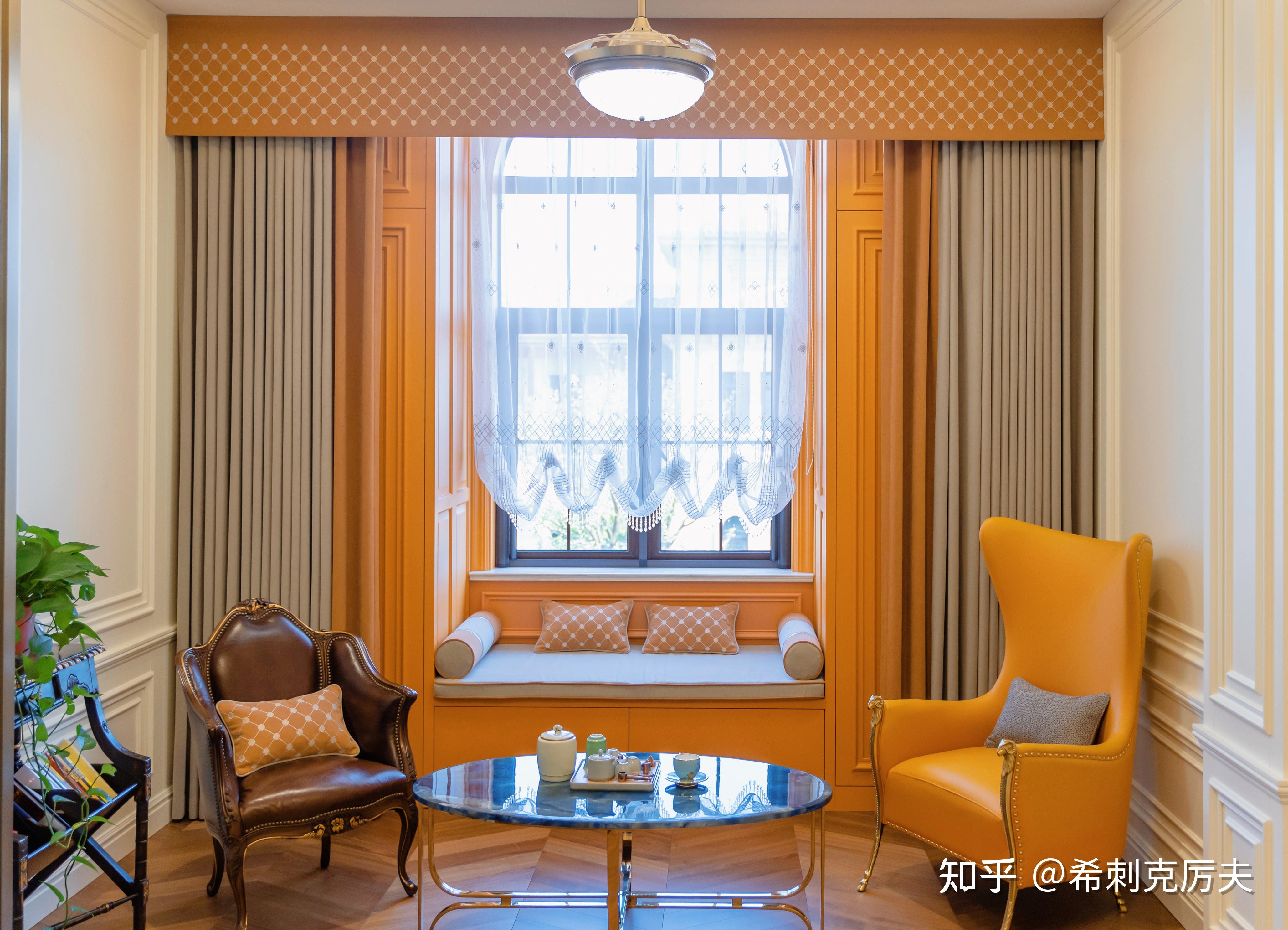 2,窗帘颜色:来点暖色,让家充满温情