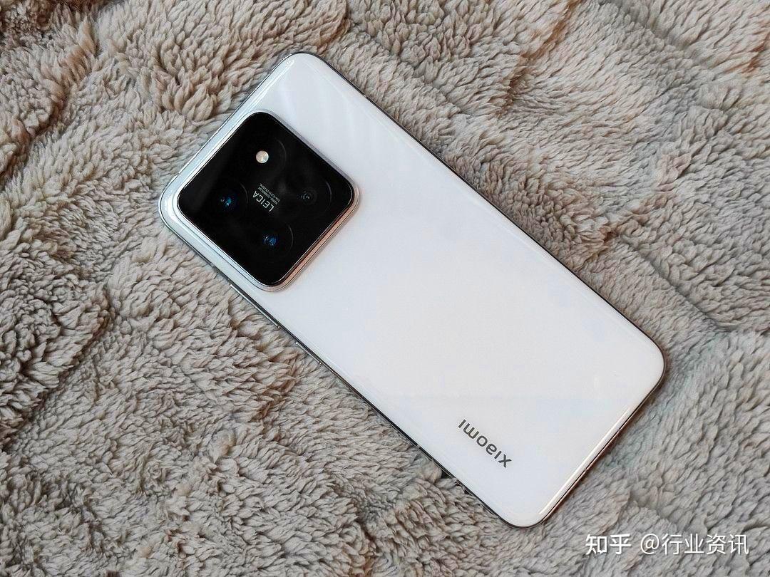 这次小米14 pro 将主摄换成了 5000 万像素的光影猎人 900 传感器