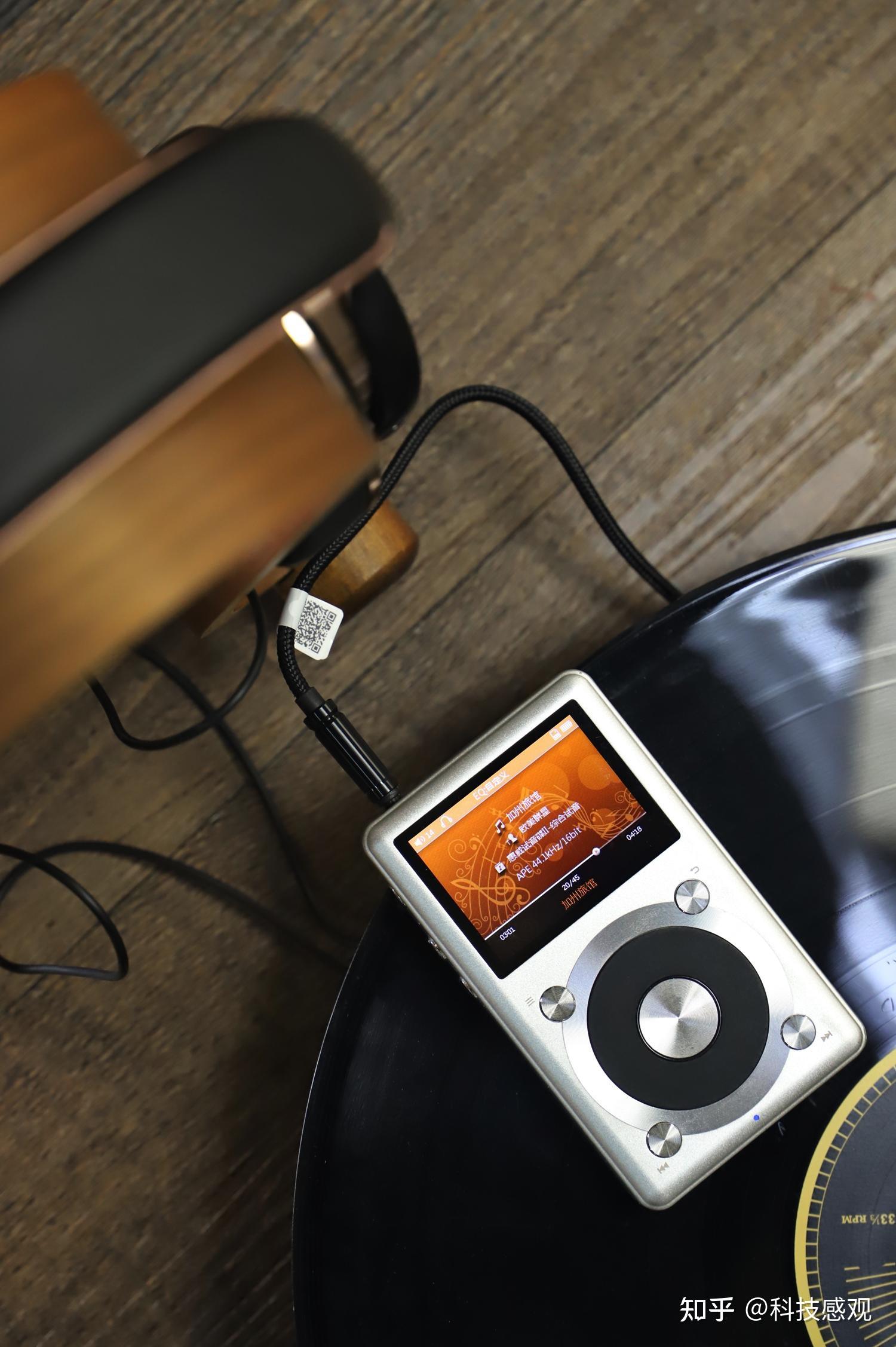 周董唐人街探案ip聆听更真实的1more三单元头戴式耳机