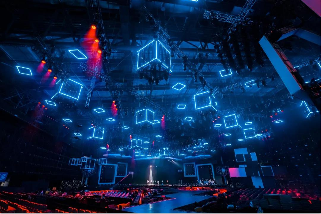 湖南卫视拼多多1111超拼夜舞美设计凸显互动式性沉浸式舞台