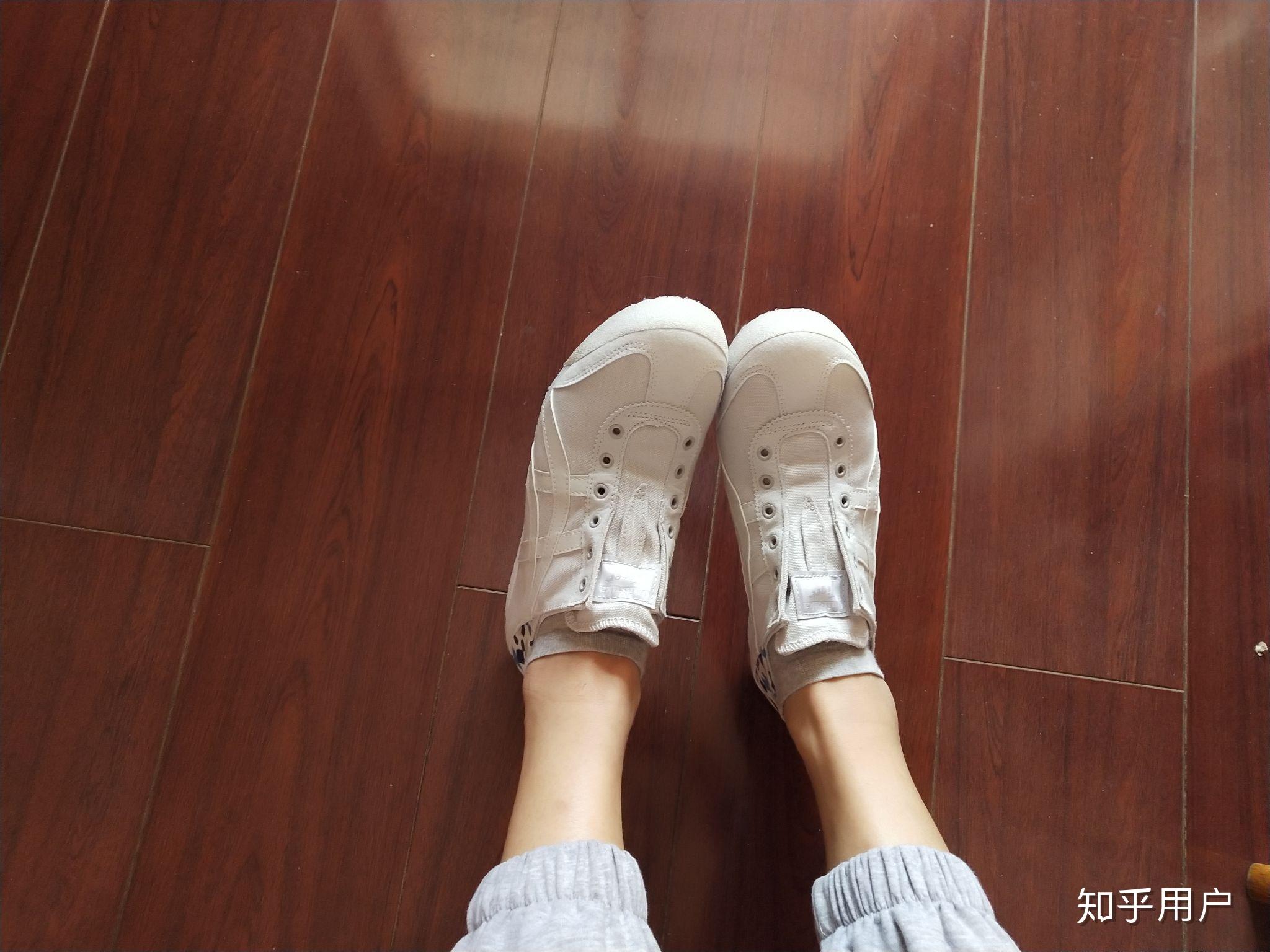 拥有非常漂亮的脚踝是一种什么体验?