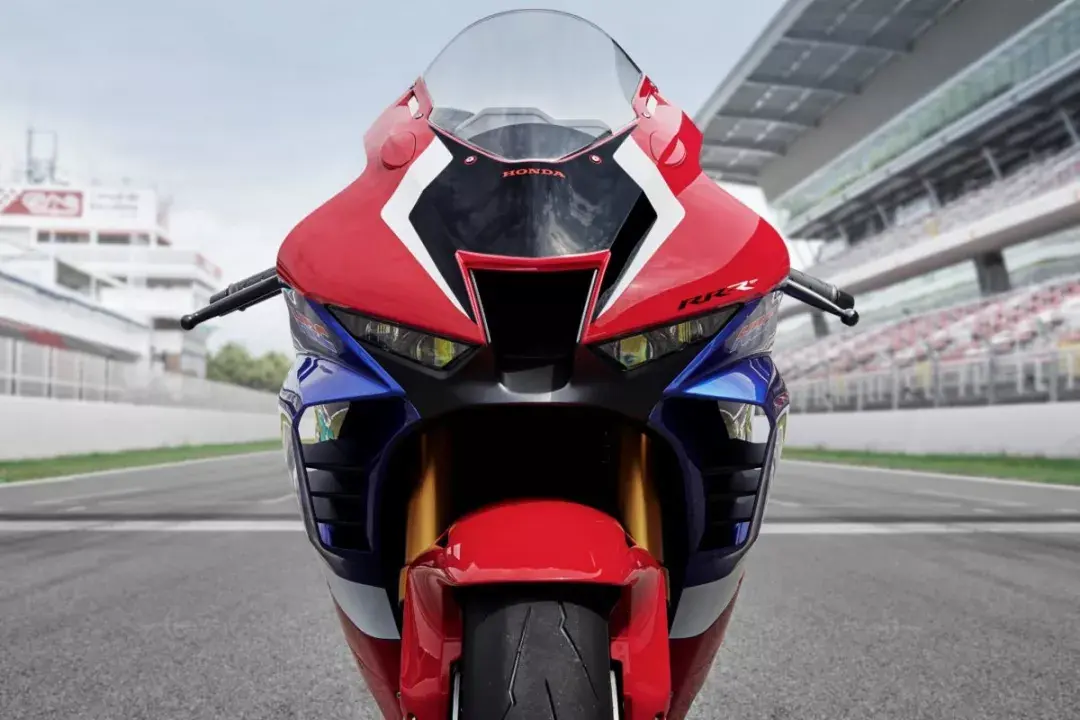 本田最强旗舰仿赛,这波黑科技666 -火刃 CBR1000RR-R - 知乎
