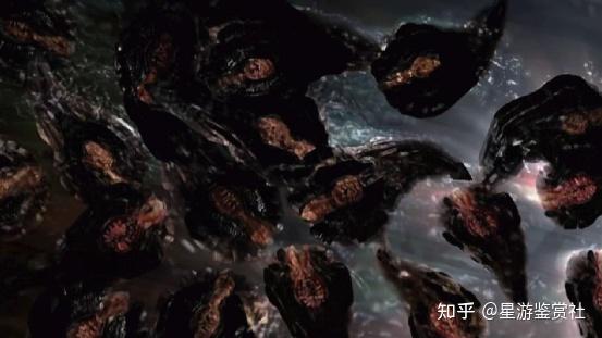 次日,一个神秘的男人在雨夜操控变异水蛭袭击了保护伞公司途经阿克雷