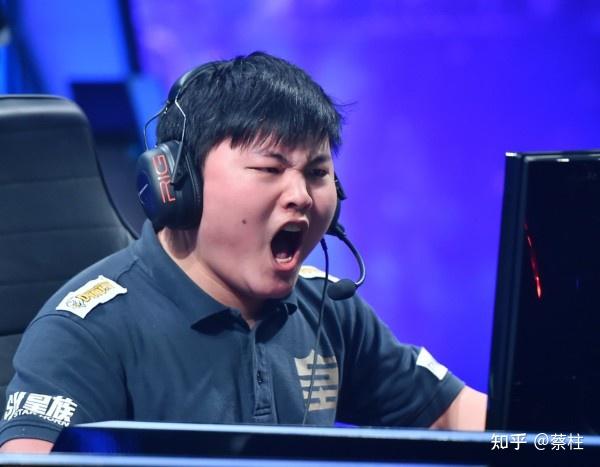 skt小吕布,如达成uzi这一成就,可超过他哥"一拳超人"