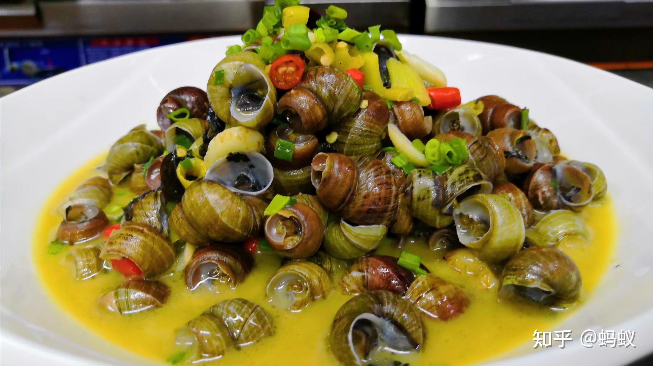 永州喝螺也称为永州嗦螺,它是湖南永州一带经典的特色小吃,距今已经有