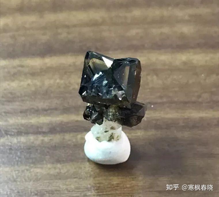 星│稀有国产火彩之王—锡石 - 知乎