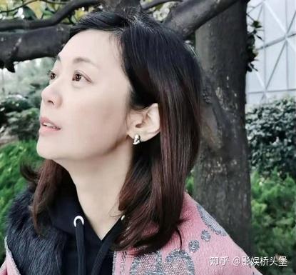 前央视主持人姜丰罕露面,留海外住豪宅开公司,与富豪离婚仍潇洒 - 知乎