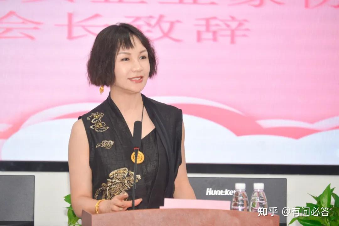 40多位女企业家齐聚深圳携创高技,就为了给这个直播间挂牌!