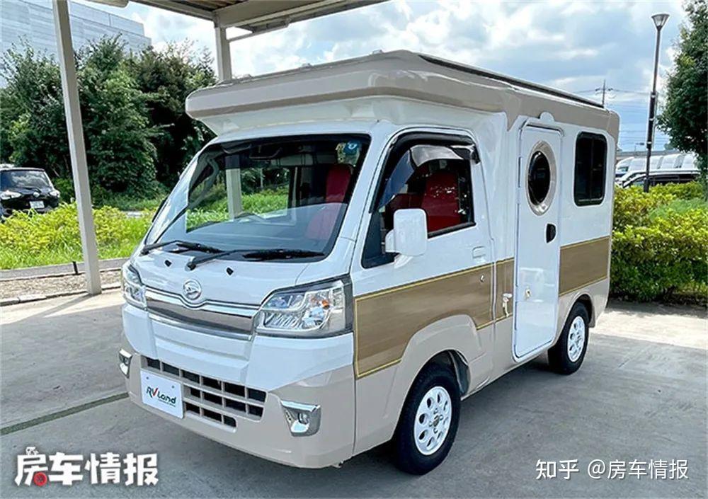 长度仅3.4米的房车,外观看着像老头乐,内部却有厨房和两张大床